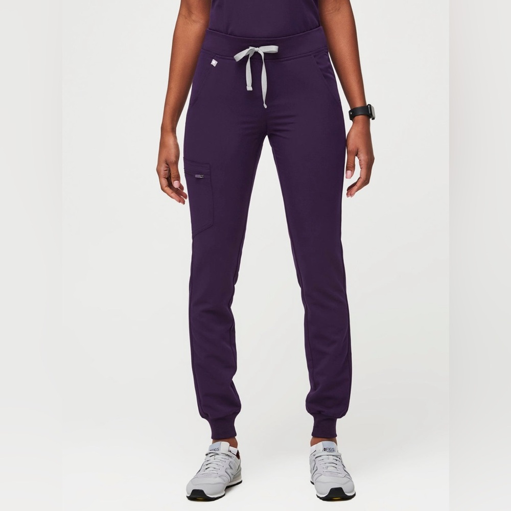 Women’s Zamora Jogger Scrub Pants - Purple Jam, Medium Petite